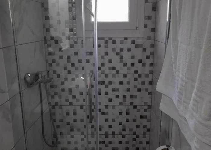 The Corner * Σκάλα Καλλιράχης