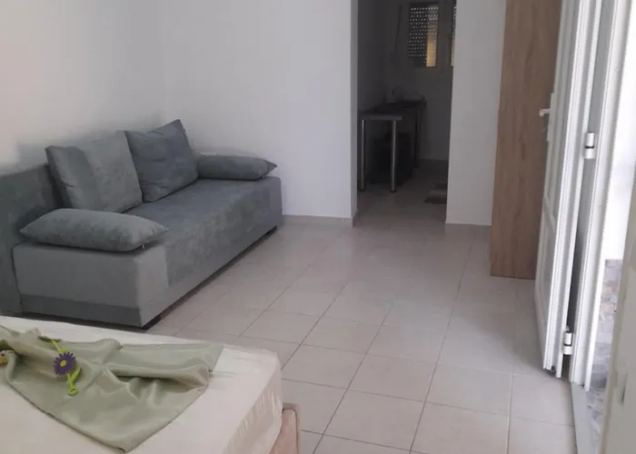 The Corner Σκάλα Καλλιράχης